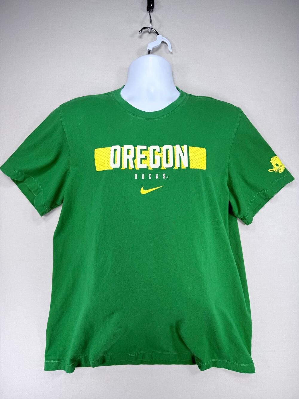 Nike Oregon Ducks Green Graphic T-Shirt Short Sleeve Size Large